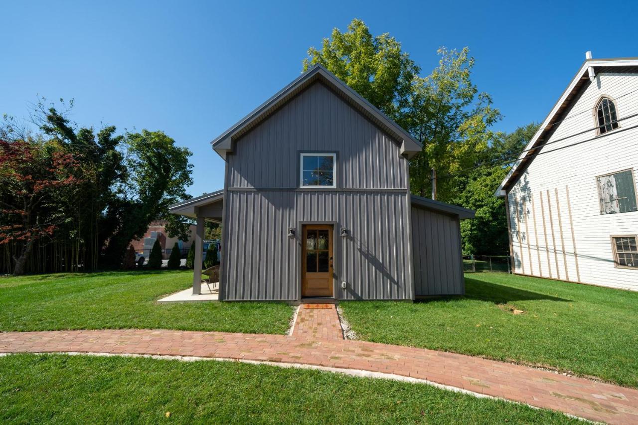 A Newly Built Tiny House In The Center Of Historic *